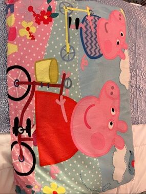 Peppa Pig reversible pillow . Full size